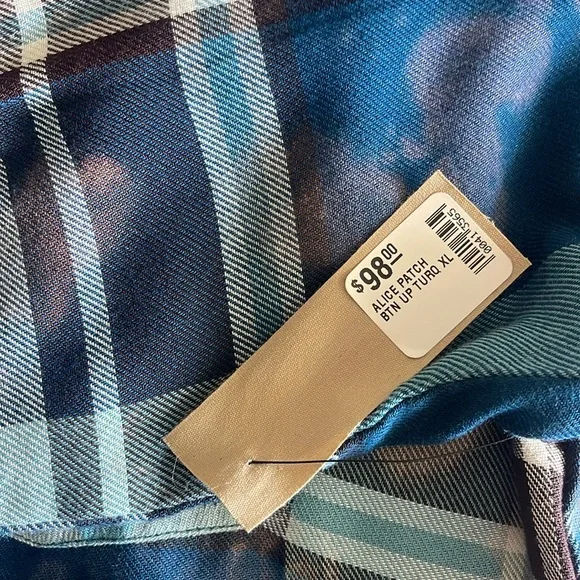 Plaid button up shirt with “Alice“ patch on back. Brand new/tag still atrached! - Picture 5 of 7